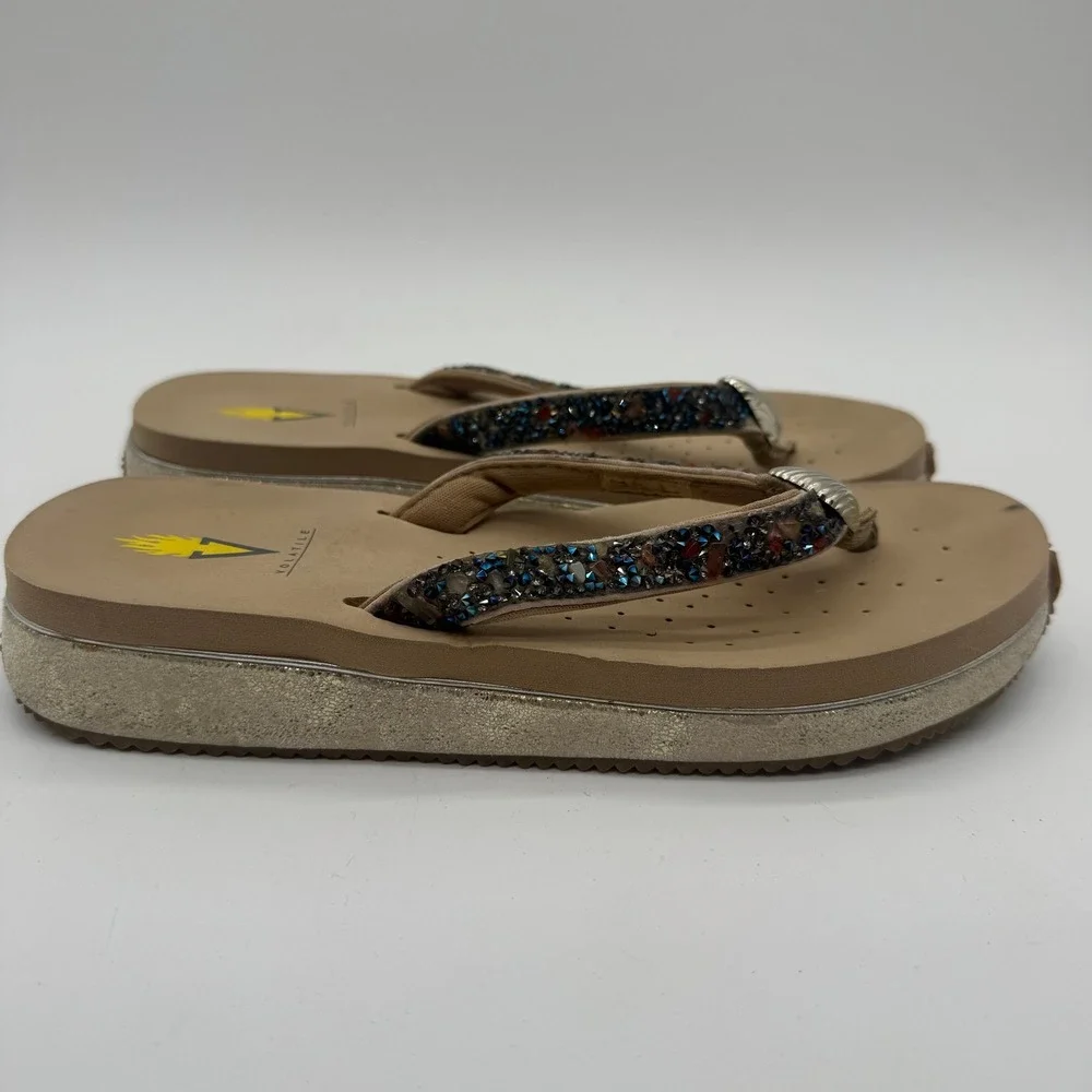 Volatile women wedge